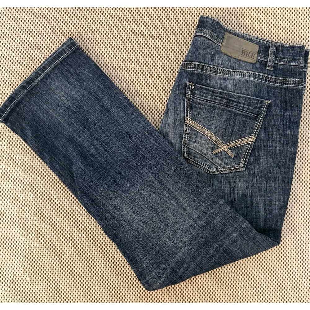 BKE Mens Tyler Straight Leg Jeans Size 38 Short The Buckle Distressed Stretch